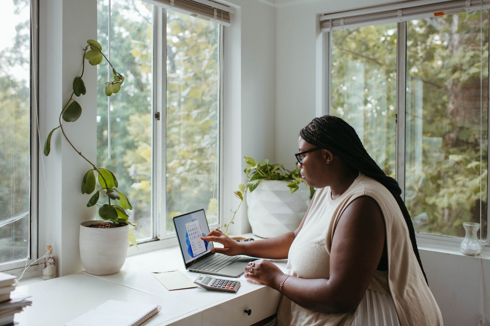 Pros and cons of digital nomad lifestyle